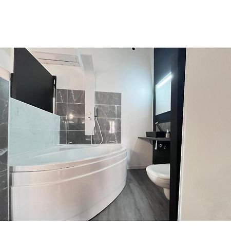 Charmant Studio Baignoire นาร์บอนน์ ภายนอก รูปภาพ