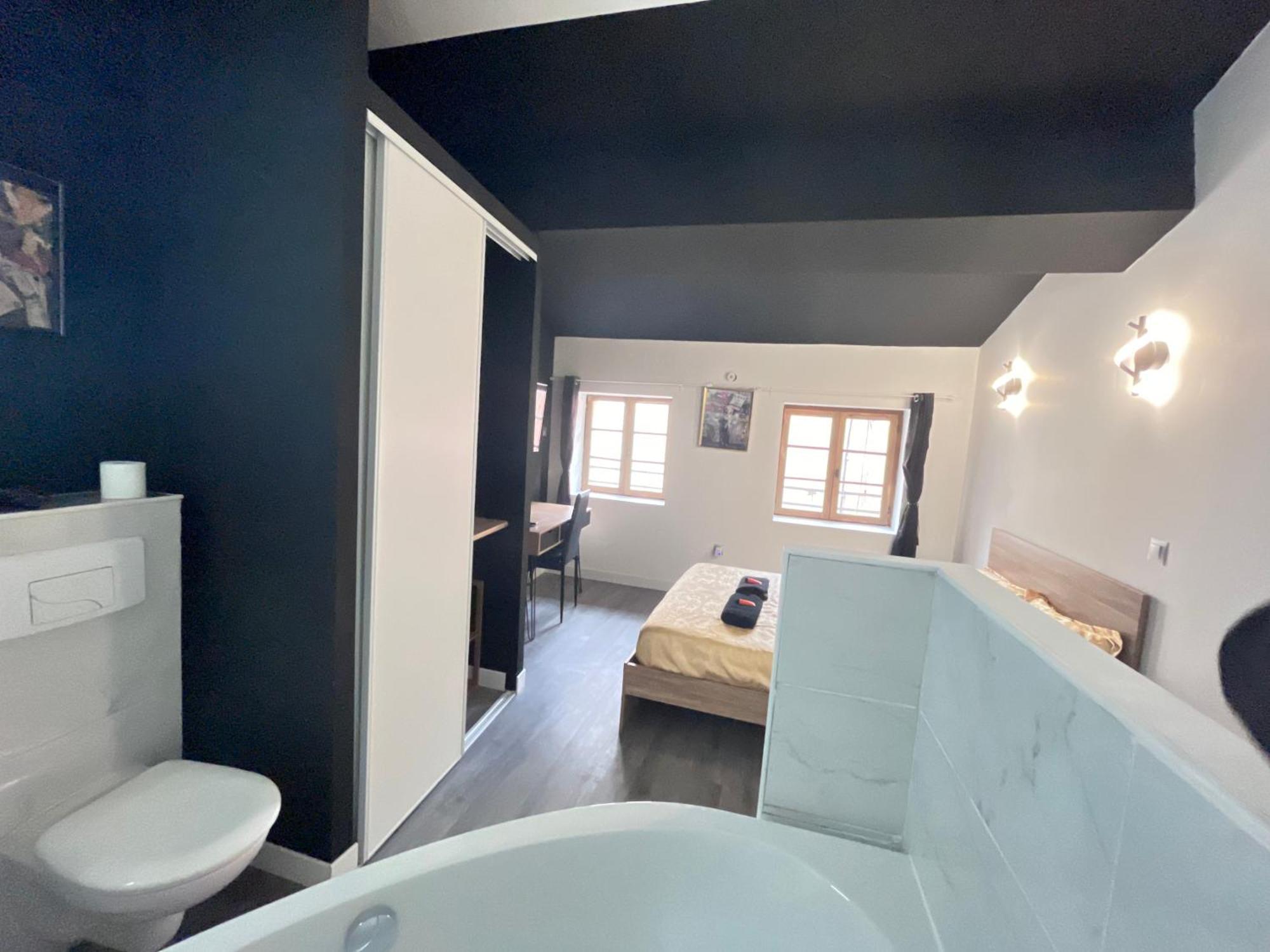 Charmant Studio Baignoire นาร์บอนน์ ภายนอก รูปภาพ